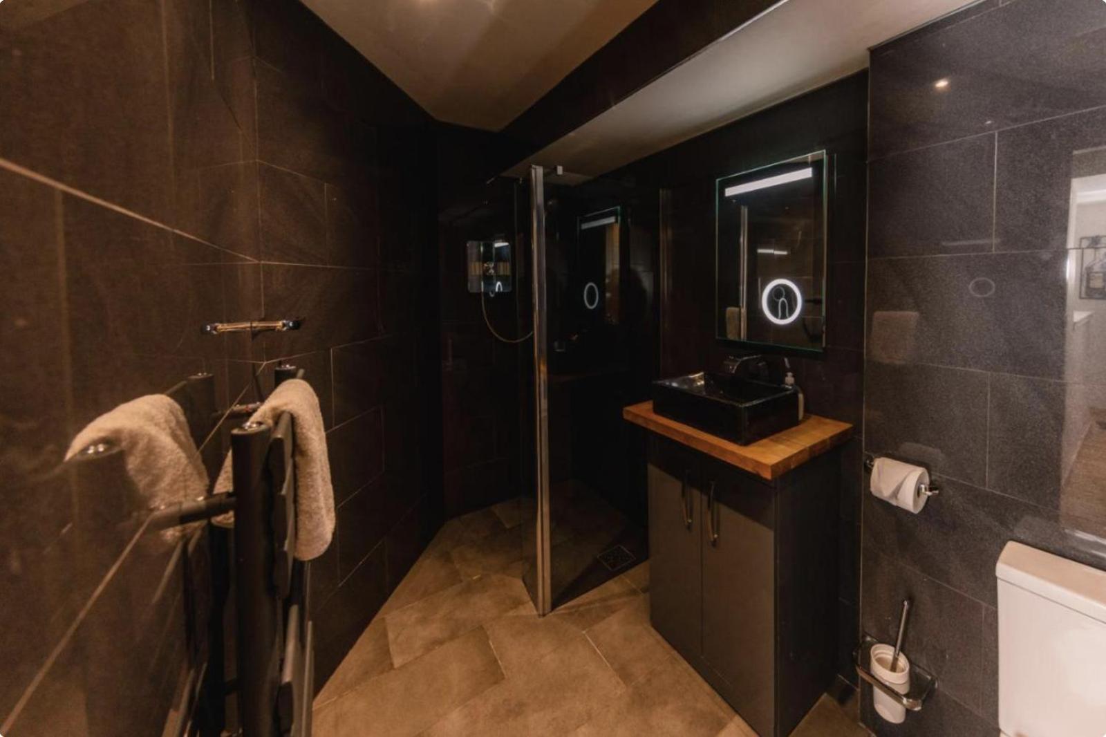 Superb Luxury Apartment By Canal - Central Edinburgh Bagian luar foto