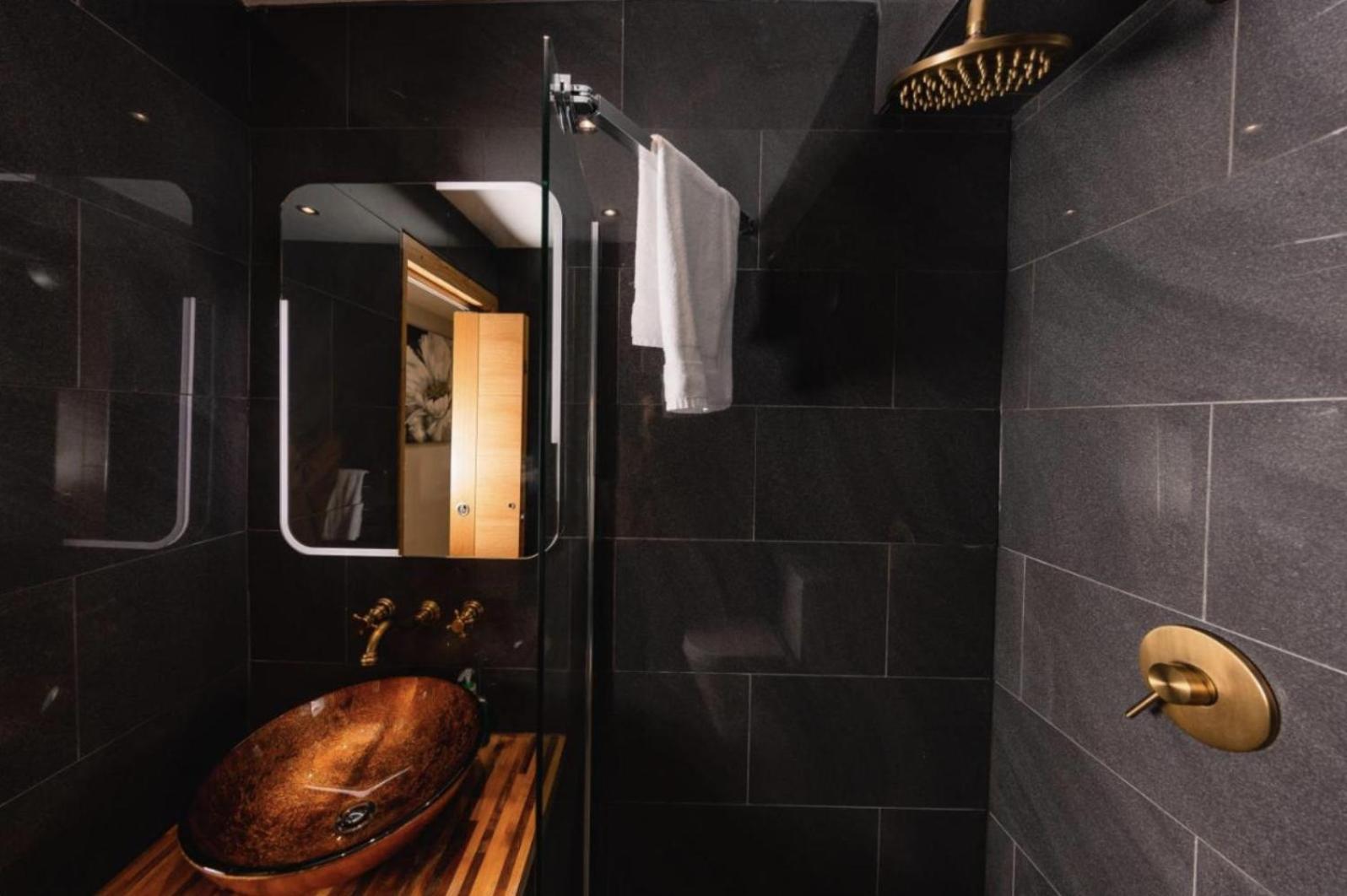 Superb Luxury Apartment By Canal - Central Edinburgh Bagian luar foto