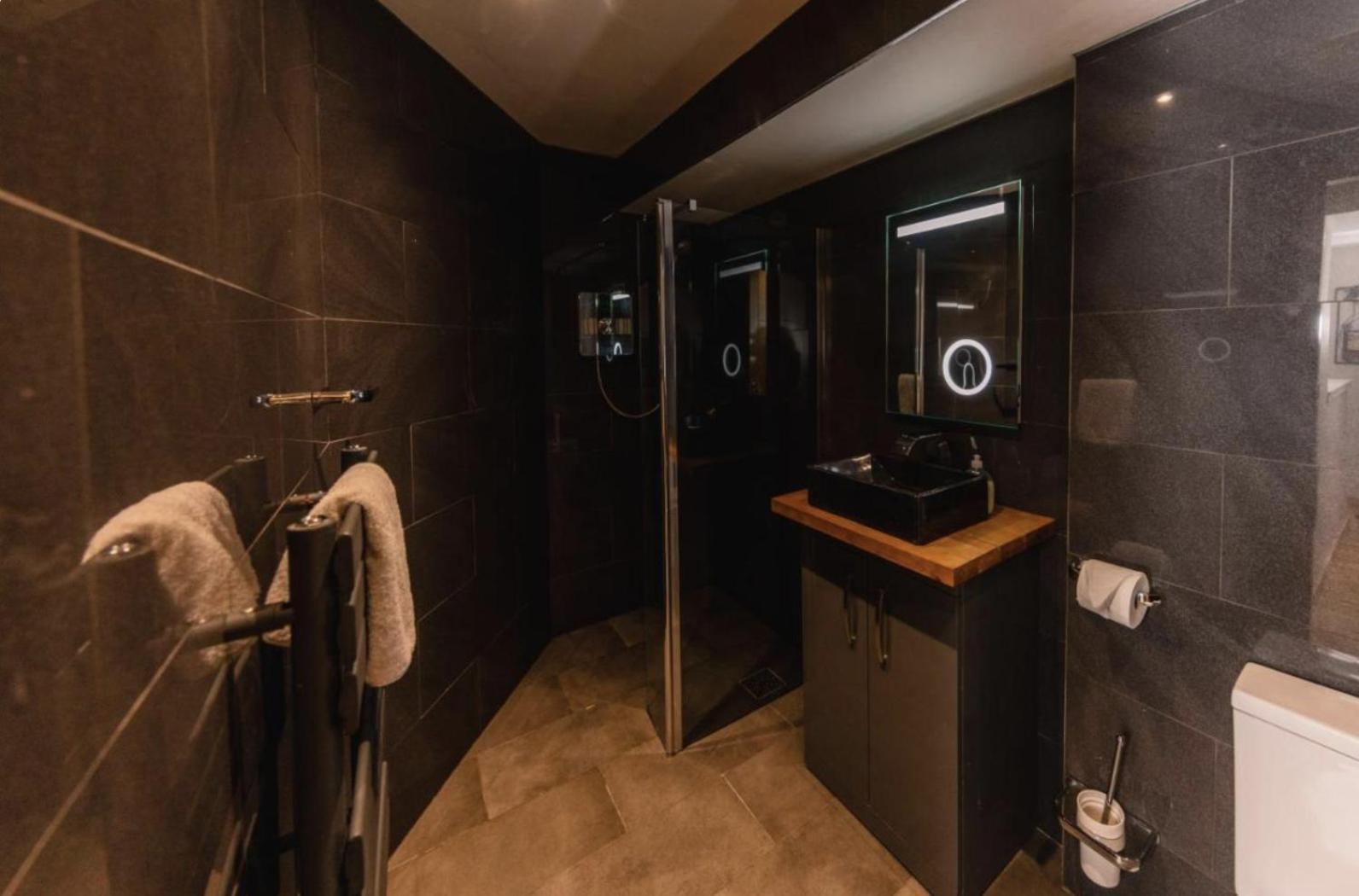 Superb Luxury Apartment By Canal - Central Edinburgh Bagian luar foto